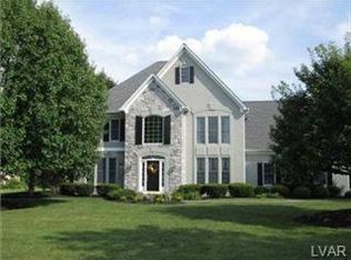 3876 Buck Hill Cir, Schnecksville, PA 18078