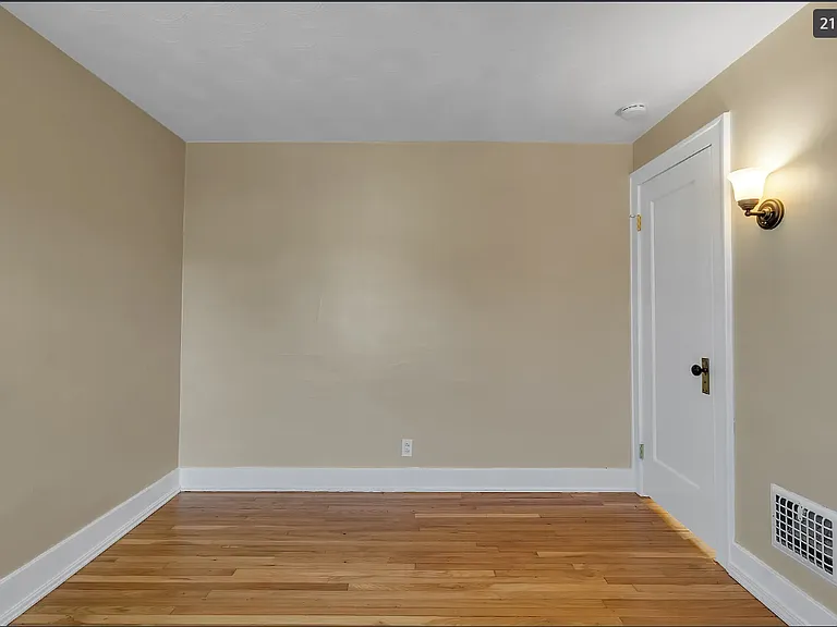 379 Victoria Blvd #2 — Photo 3