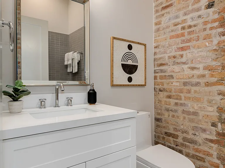1820 N Wells St #302 — Photo 14