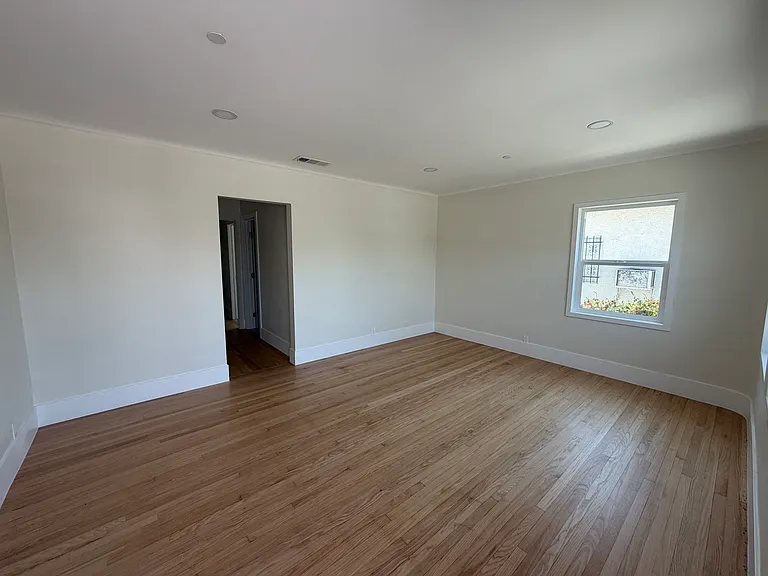 8640 Baring Cross St — Photo 13