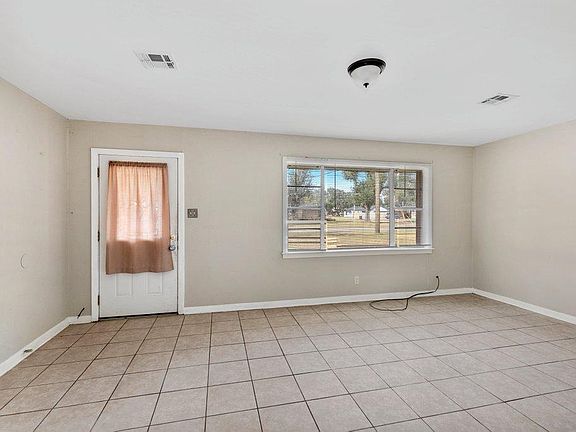 2nd image of 2511 2nd Ave