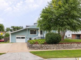 7709 S 42nd St, Bellevue, NE 68147