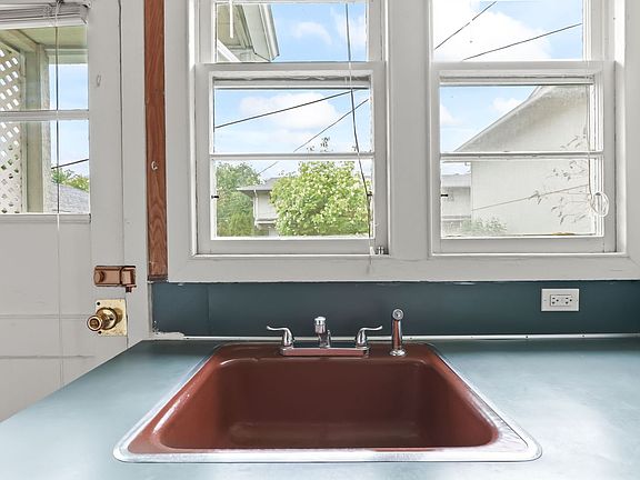 5th image of 4320-4336 NE 57th Skidmore #4320