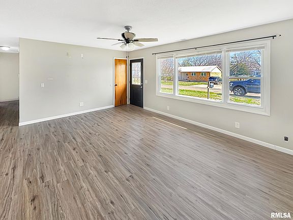 3rd image of 305 Walnut St