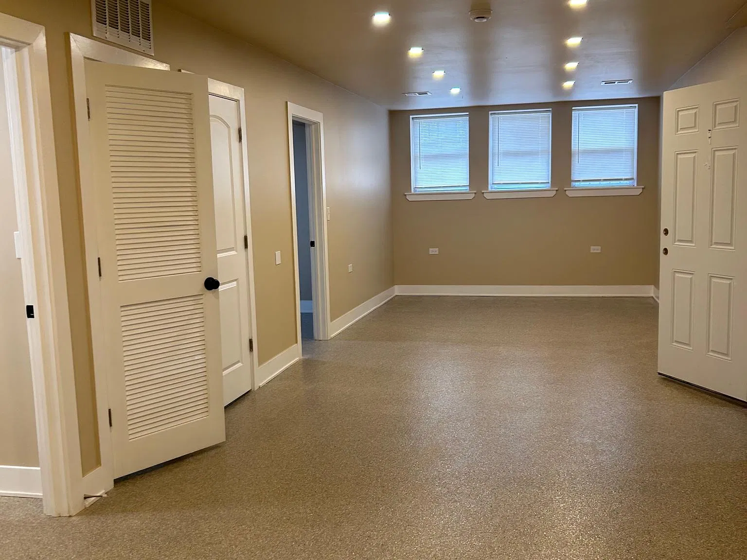 1434 W Marquette Rd — Photo 3