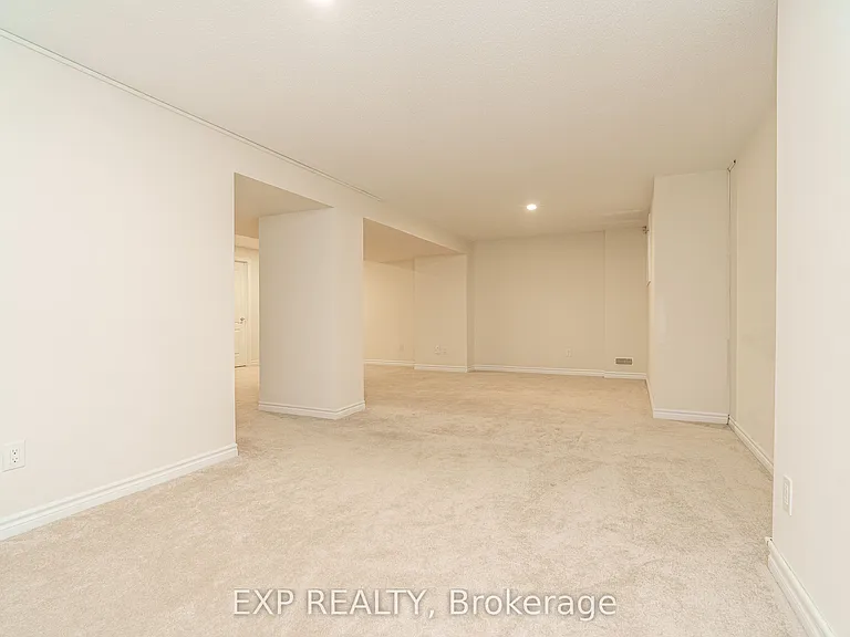 215 Rivertree St — Photo 26