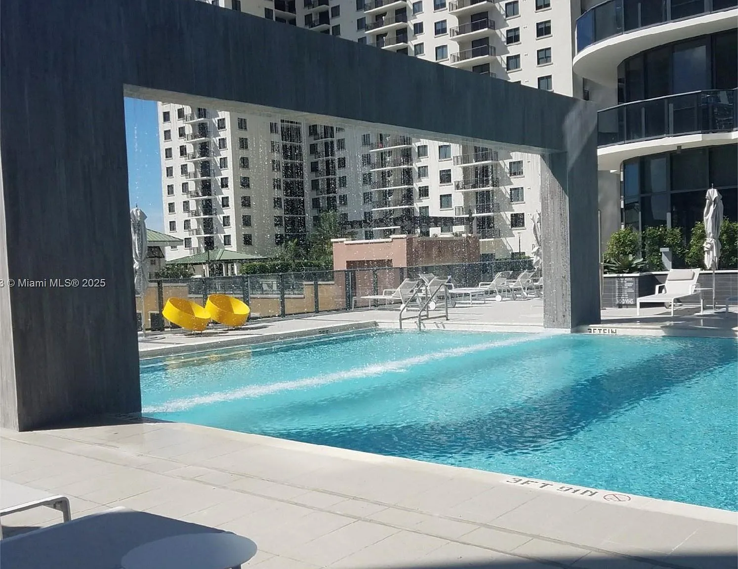 2 bed, 851 sqft, $4,600 — Photo 4