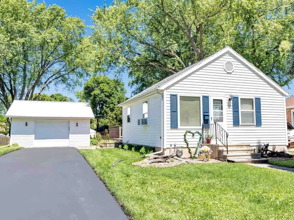 1192 Bond St, Green Bay, WI 54303