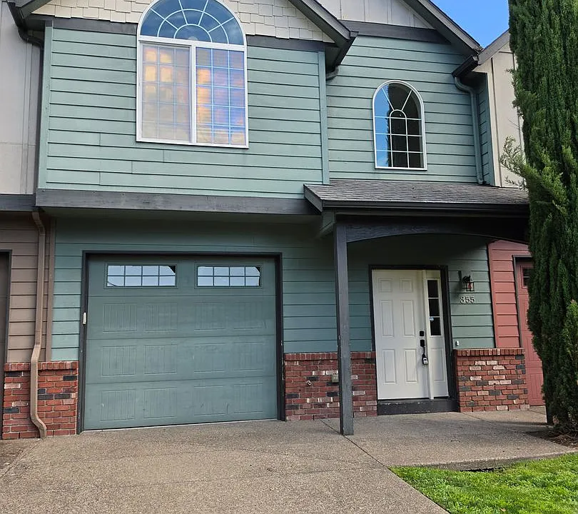 355 SW Pemberly Loop