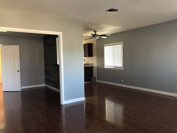 3rd image of 1442 E Workman Ave