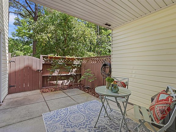 3rd image of 411 Summerwalk Cir