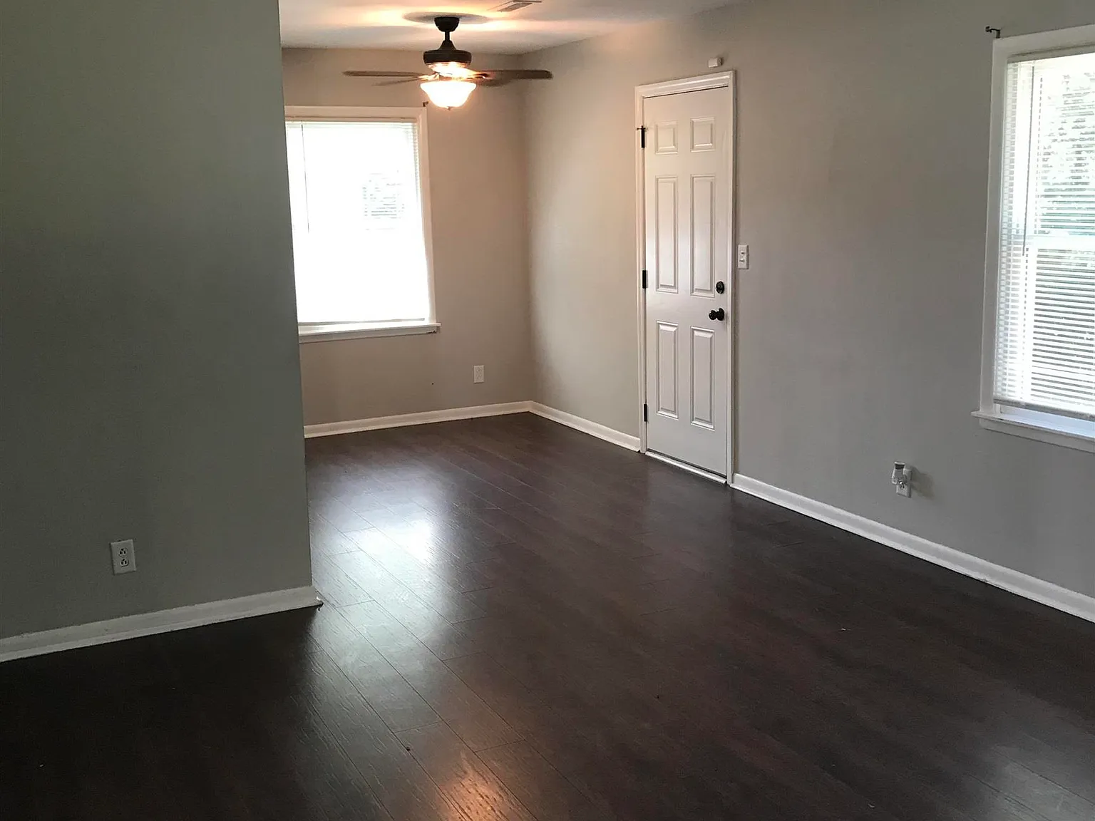 3 bed, 1.5 bath, 1003 sqft, $1,200 — Photo 2