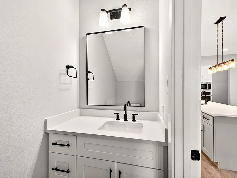 4517 Larch Ln — Photo 21