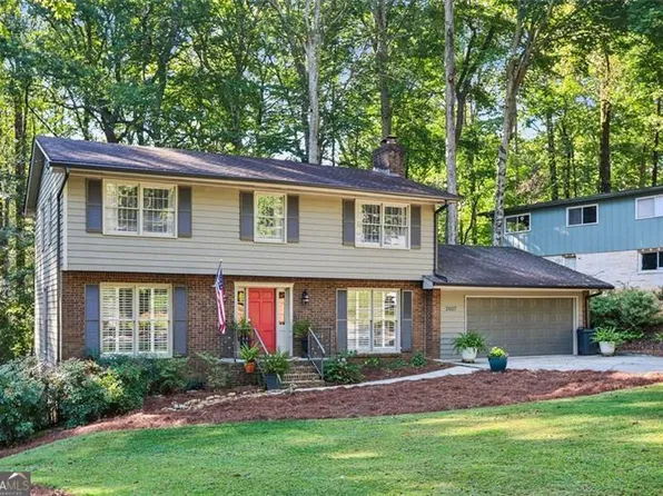 2607 Amberly Dr, Dunwoody, GA 30360