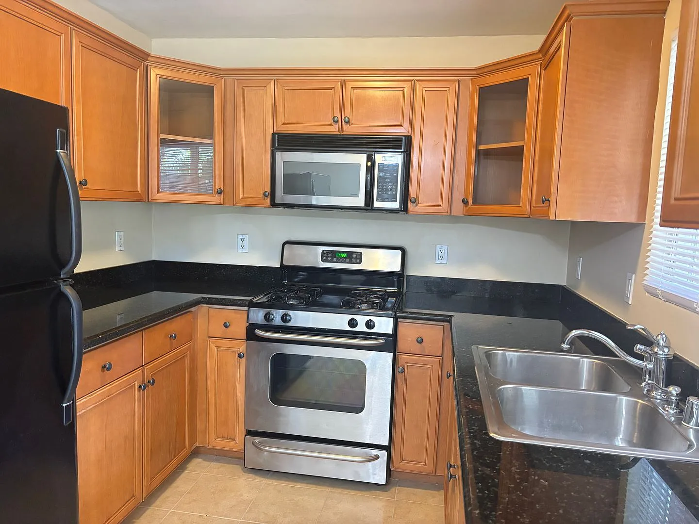 Adorable Condo Ready for Move In — Photo 3