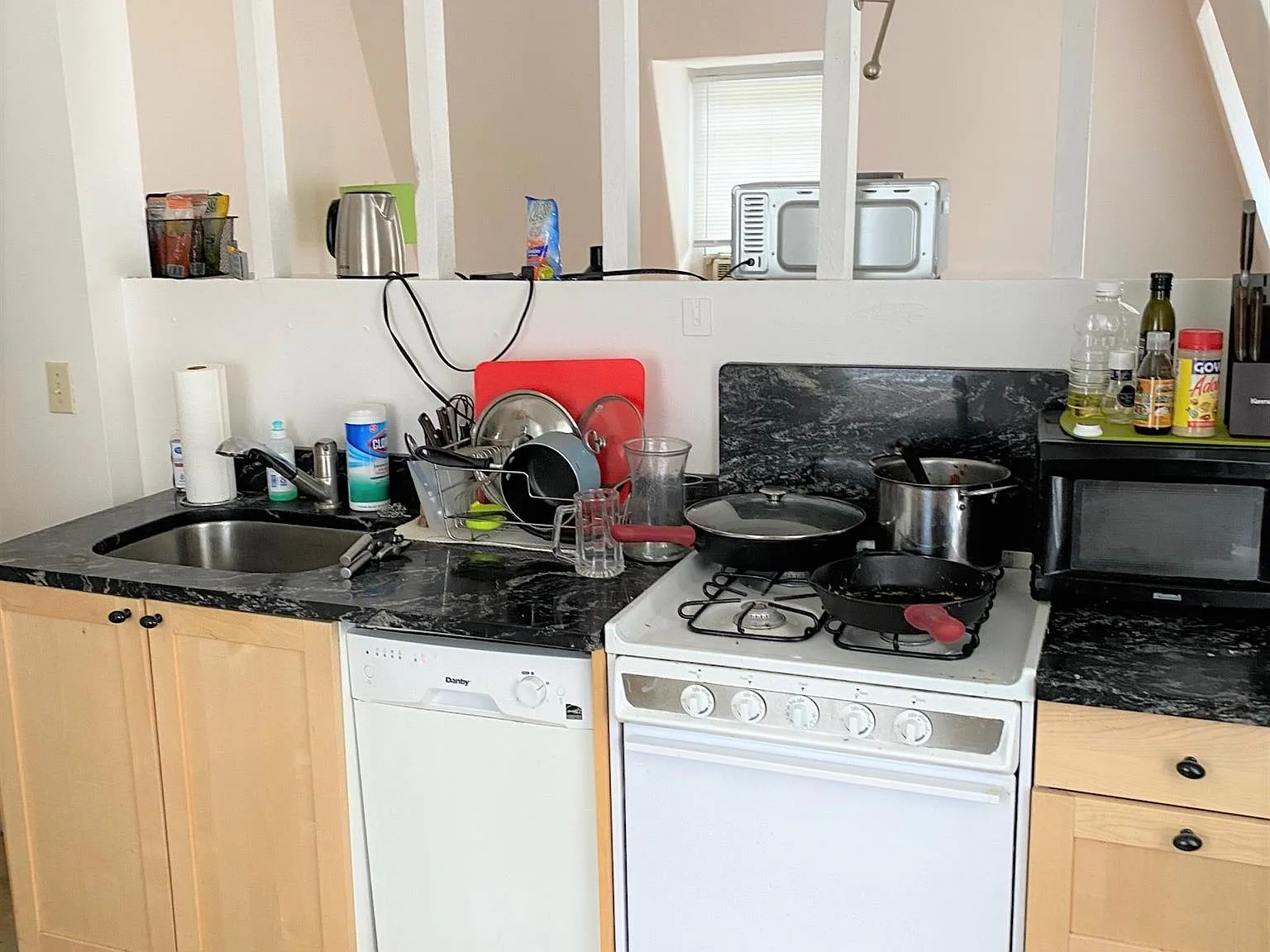 2 bed, 850 sqft, $3,600 — Photo 2
