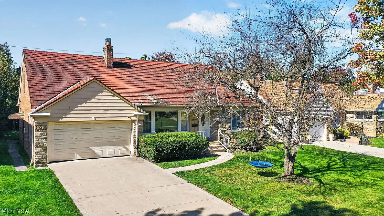 5 bed, 2.5 bath, 3301 sqft, $3,500 — Photo 3