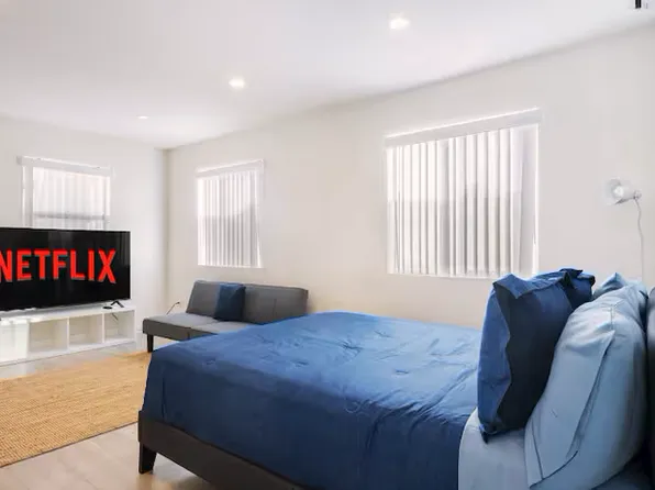 2239 N Niagara St, Burbank, CA