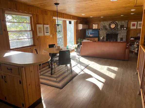 24 N Beaver Lake Rd, New Richland, MN 56072