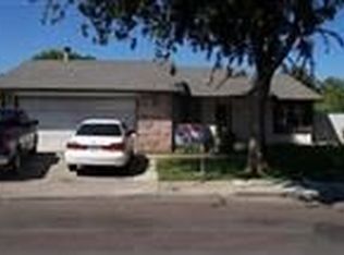 300 Hoffman Ct, Patterson, CA 95363