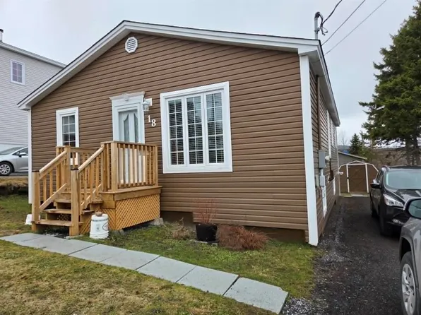 18 Bayview Heights, Corner Brook, NL A2H5W5