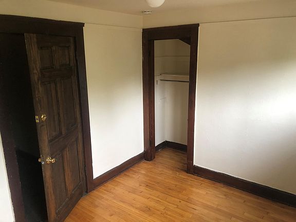 Hardwood Flr, Closet