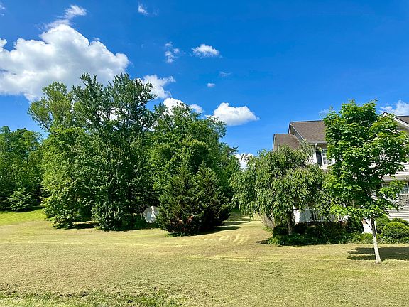 4th image of 124 Sunshine Dr