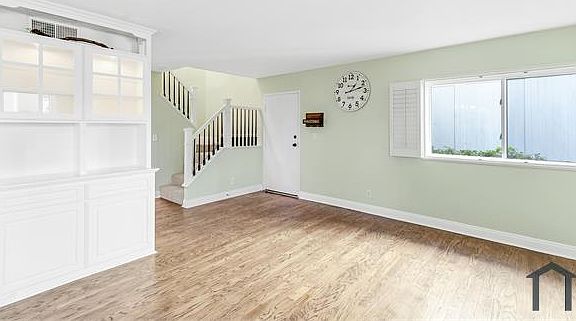 2nd image of 27070 Hidaway Ave Unit 4