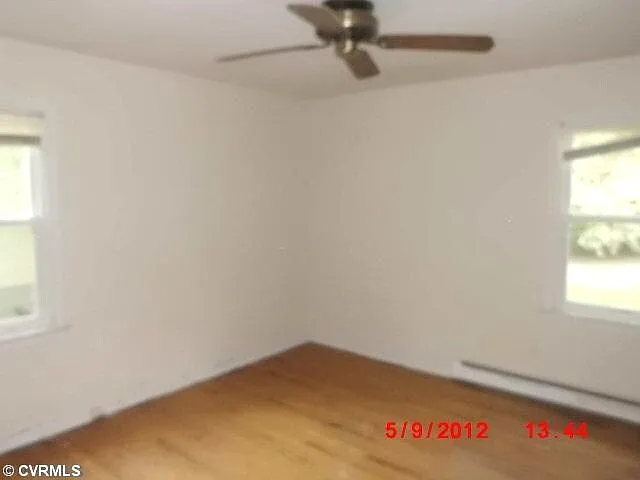 Building Photo - 207 N Fern Ave