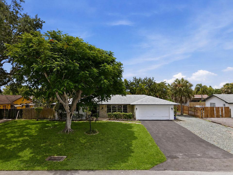 1st image of 31 W Coconut Drive