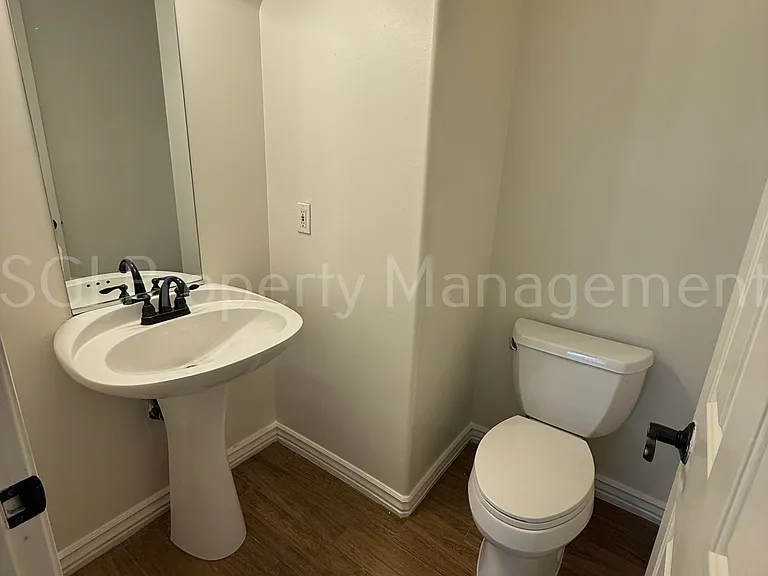 942 S Ash Ave #108 — Photo 12