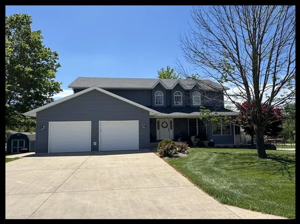 1304 Hilldale Dr, Macon, MO 63552