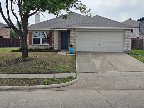 601 Pickwick Ln Photo 1
