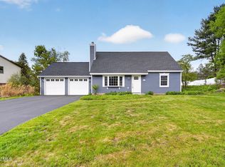 16 Leonard Drive, Schenectady, NY 12309