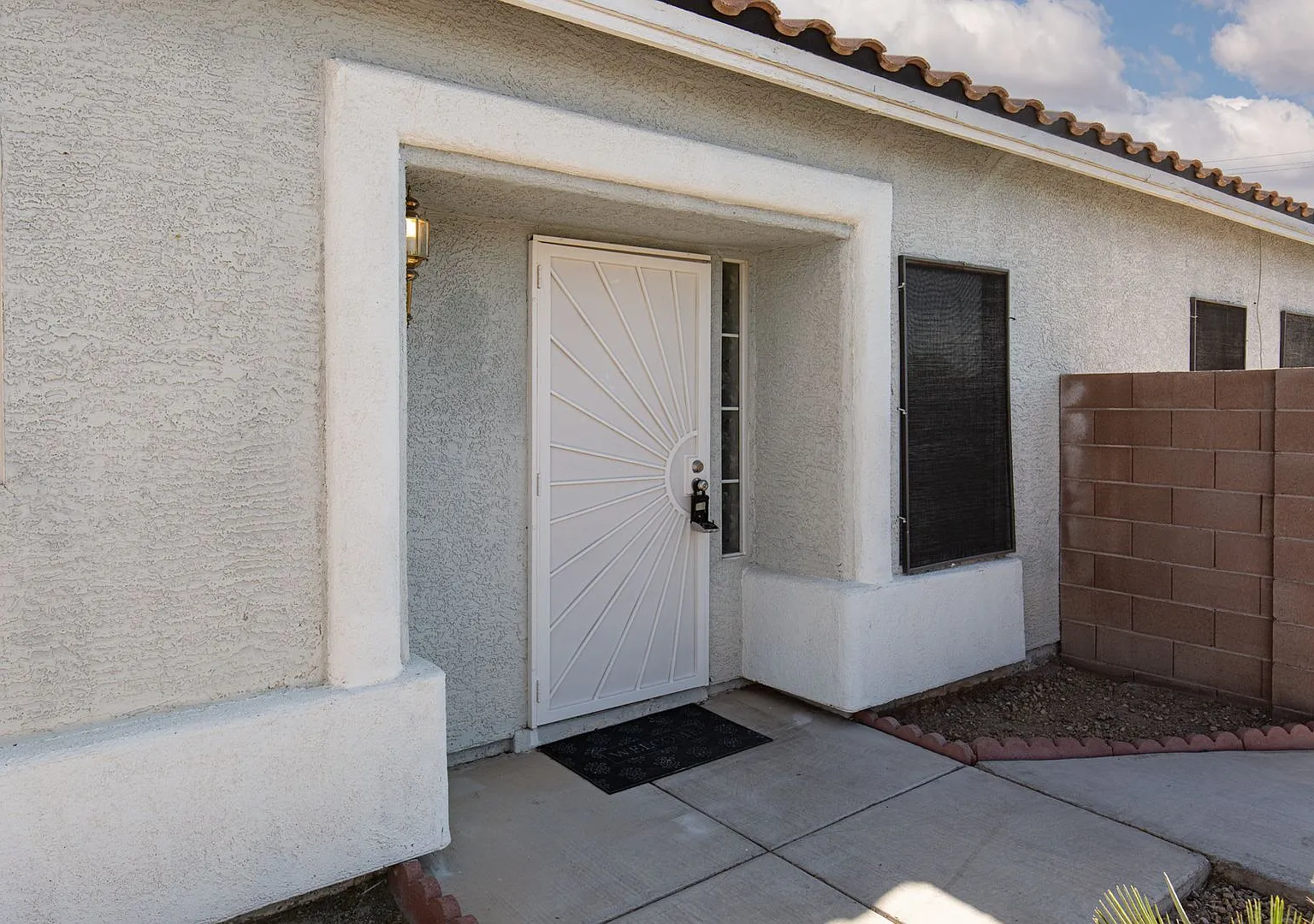 Newly remodeled single story home in Spring Valley — Photo 4