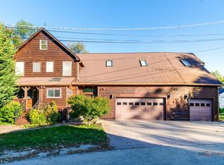 108 Janet Dr, Island Lake, IL 60042