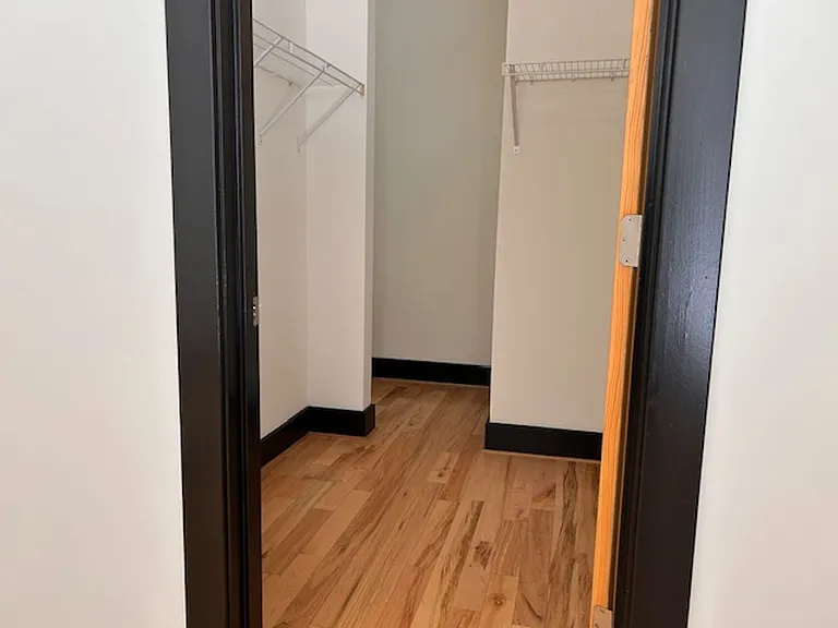 205 E Broad St #101-212 — Photo 5