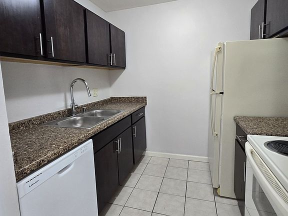 2nd image of 2609-2613 Pheasant Ridge Trl #2609-6