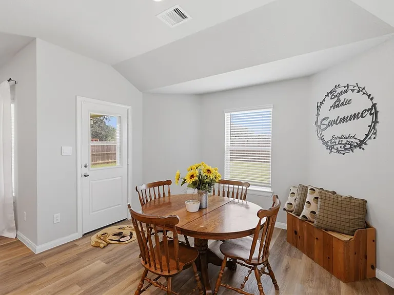 1878 Taggart Trl — Photo 9