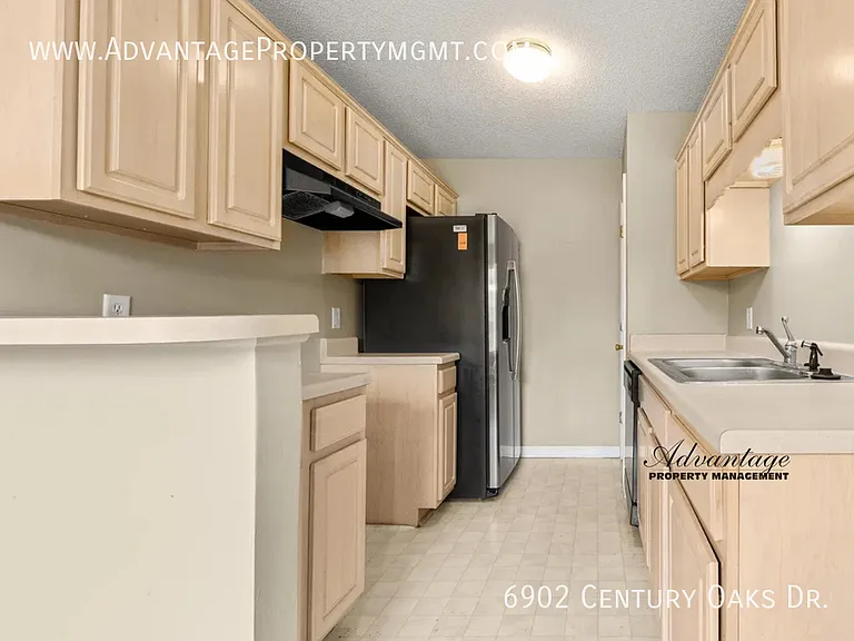 6902 Century Oaks Dr — Photo 9