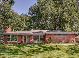 8909 Raleigh Dr, Saint Louis, MO 63123