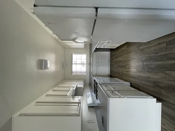 Lido Apartments - 4280 Lindblade Dr