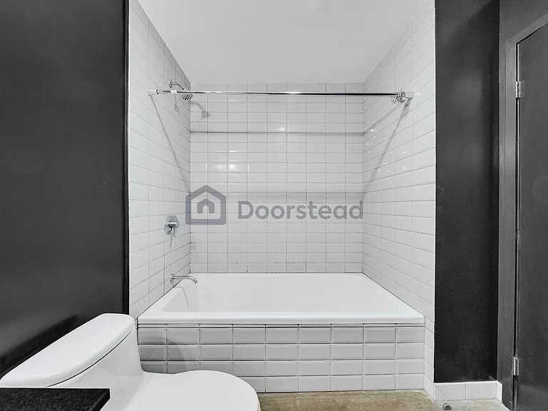 510 S Hewitt St #316 — Photo 12