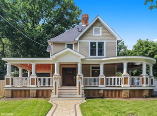 213 E Lincoln Ave, Wheaton, IL 60187