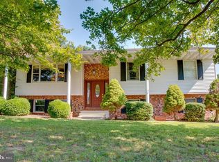 400 Dove Ln, Hampstead, MD 21074