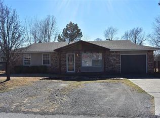 1416 S Hayes Ave, Wagoner, OK 74467
