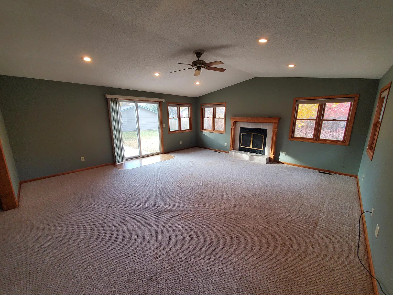 4 bed, 2012 sqft, $2,000 — Photo 4
