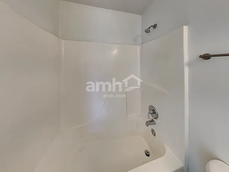 125 Simsbury Ct — Photo 19