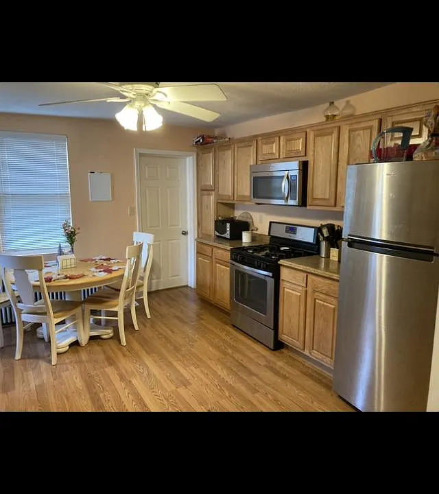 187 S 16th St