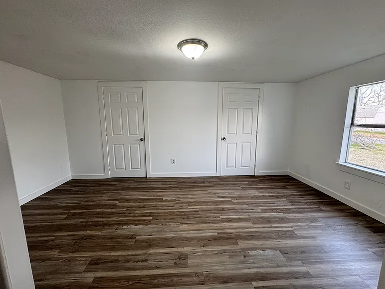 108 E Kirby St — Photo 9